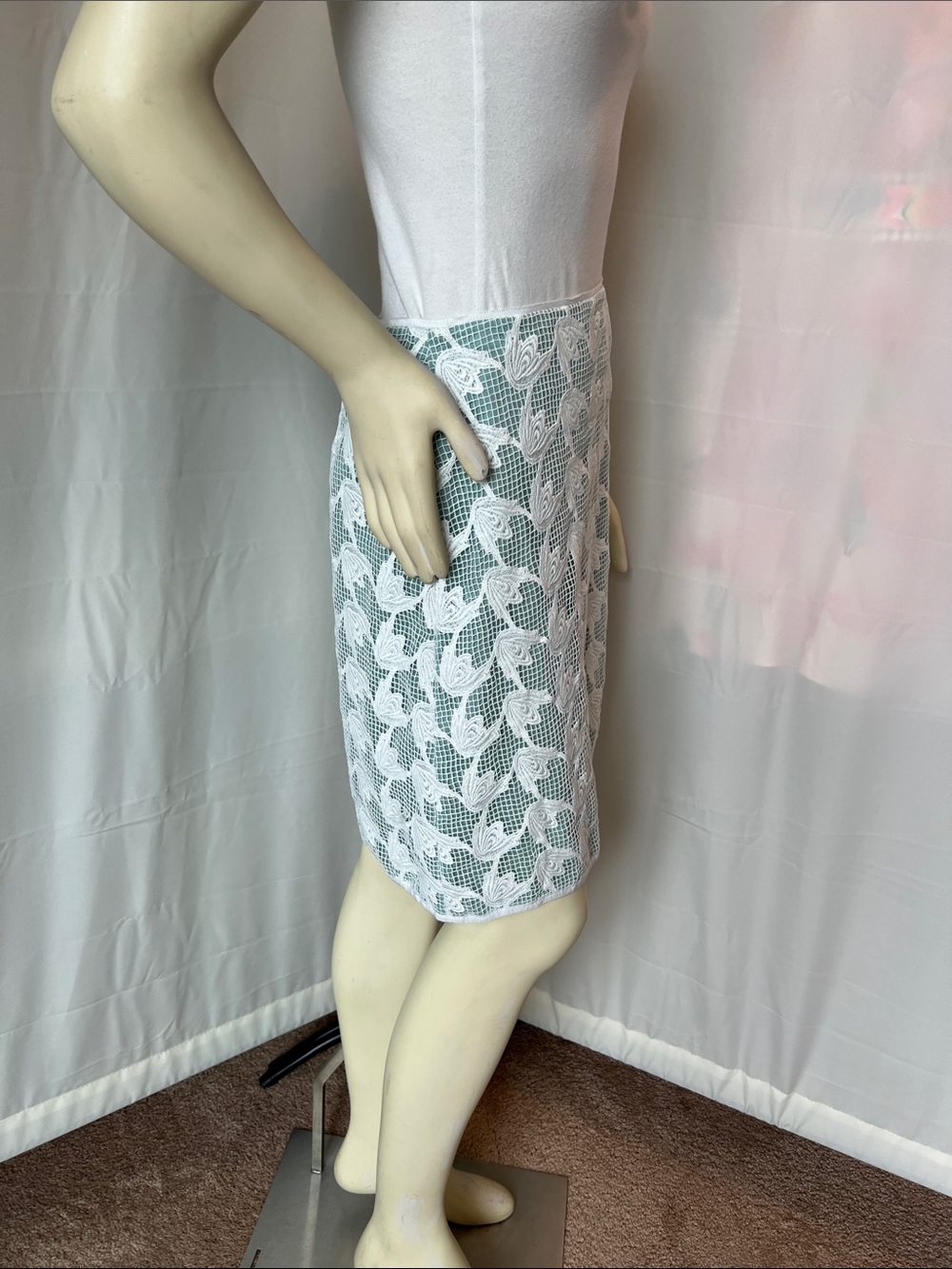 Tory Burch White Lace Overlay Pencil Skirt with Mint Underlay - Picture 3 of 7
